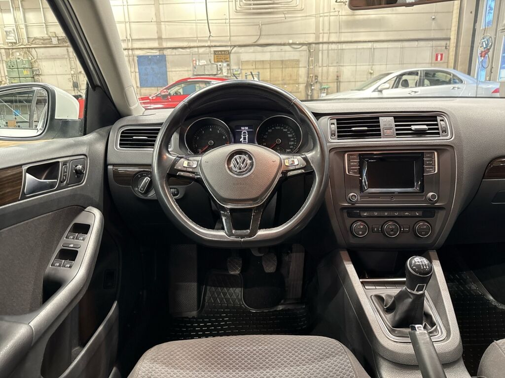Volkswagen Jetta 2015 Valkoinen