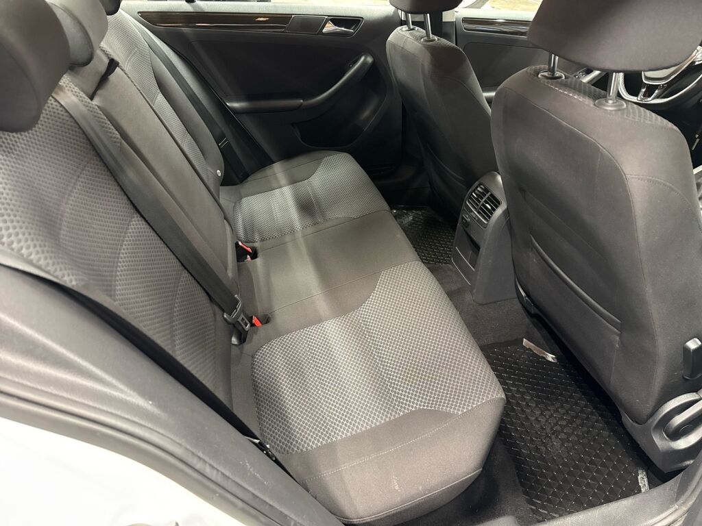 Volkswagen Jetta 2015 Valkoinen