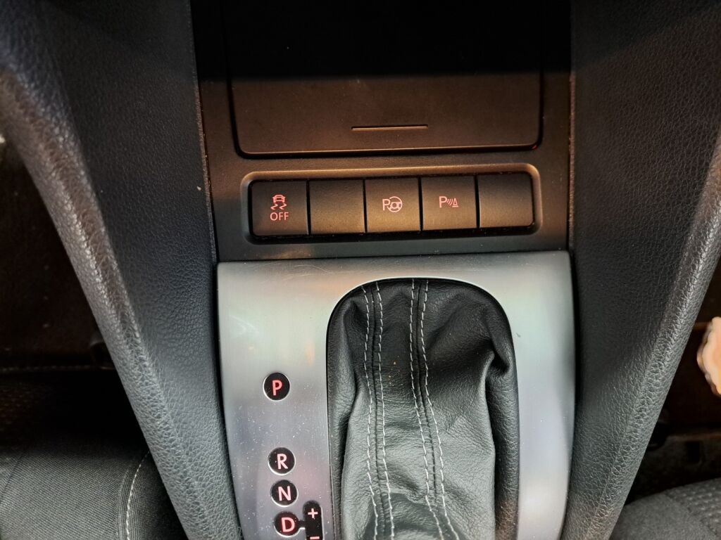 Volkswagen Golf 2011 Hopea