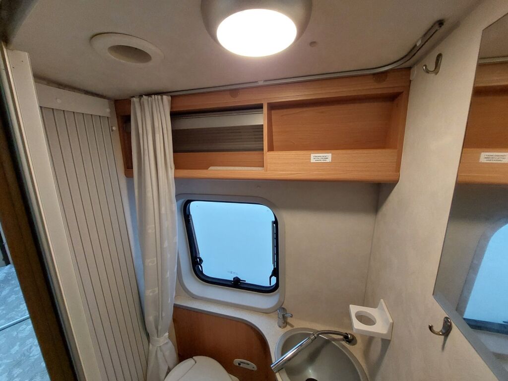 Adria Twin 600 SP 2009 Harmaa