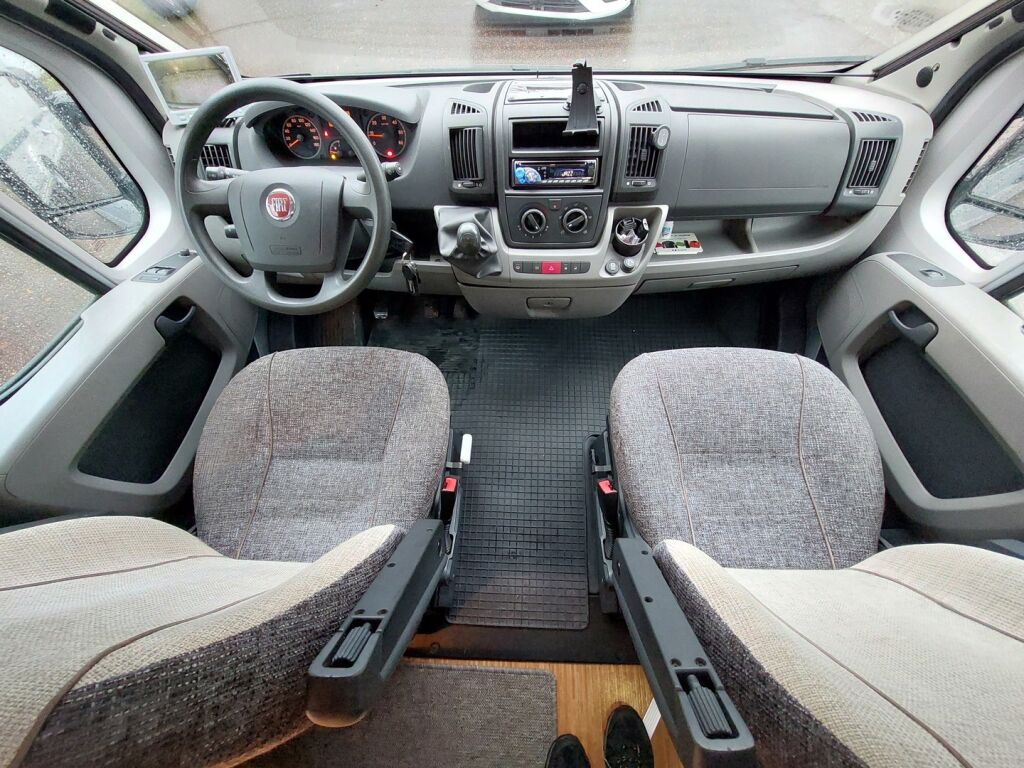 Adria Twin 600 SP 2009 Harmaa