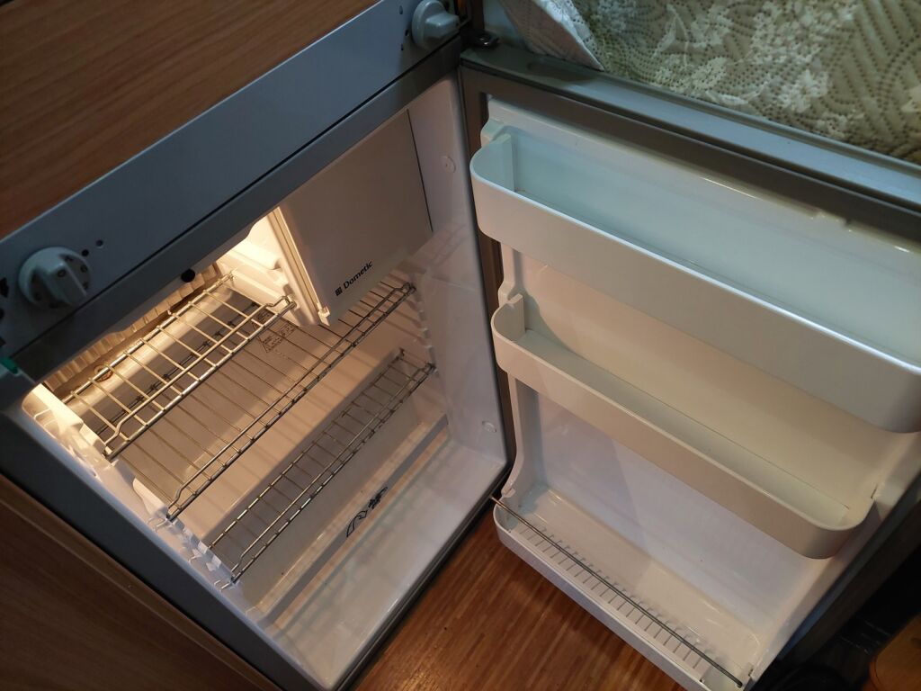 Adria Twin 600 SP 2009 Harmaa