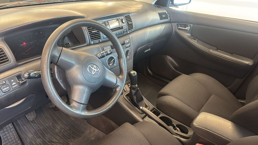 Toyota Corolla 2005 Punainen