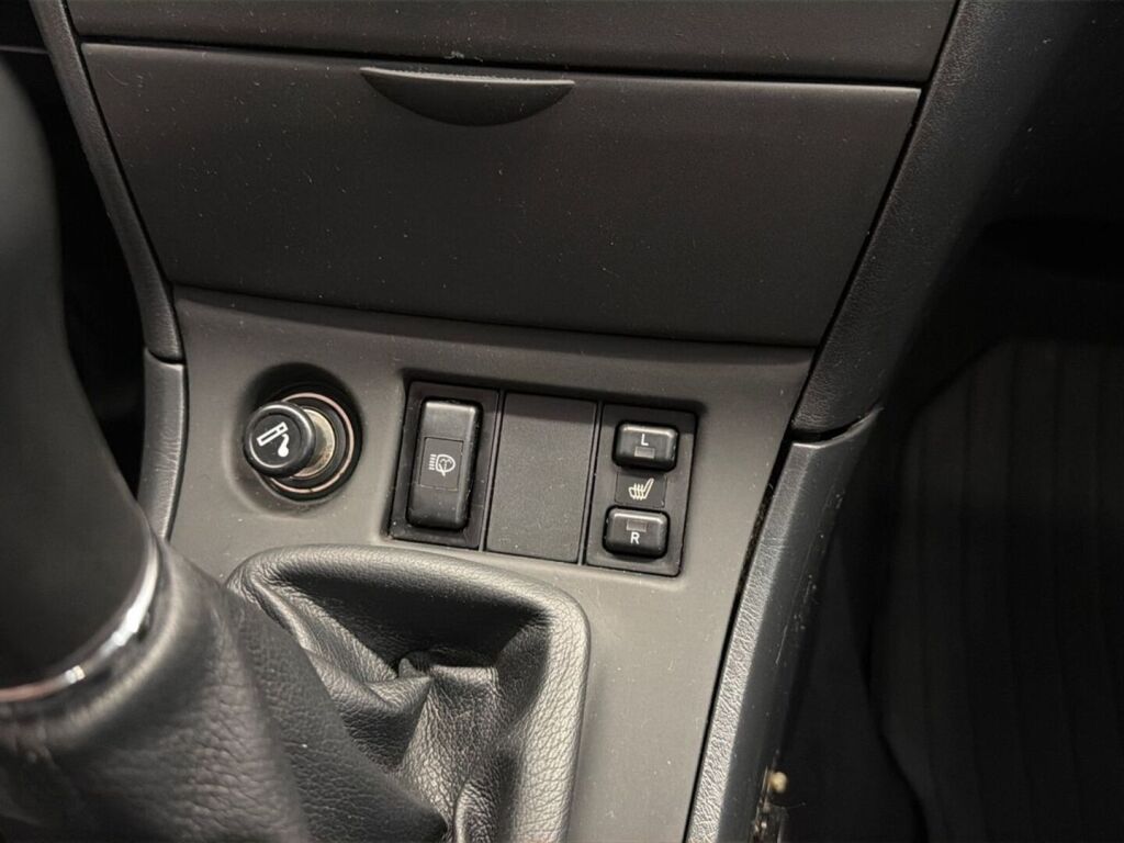 Toyota Corolla 2005 Punainen