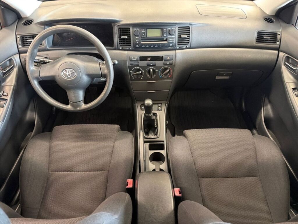 Toyota Corolla 2005 Punainen