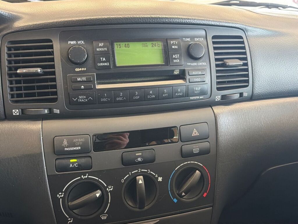 Toyota Corolla 2005 Punainen