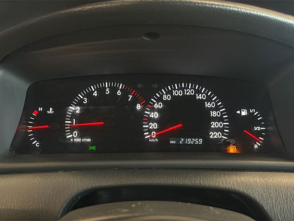Toyota Corolla 2005 Punainen