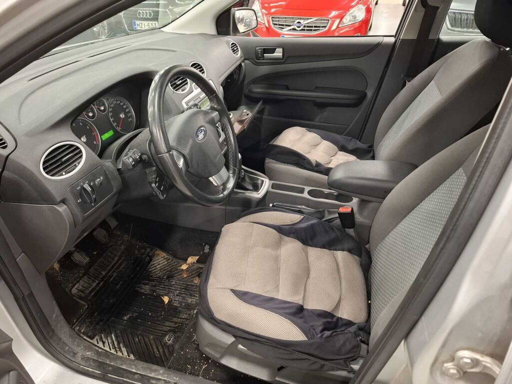 Ford Focus 2006 Harmaa