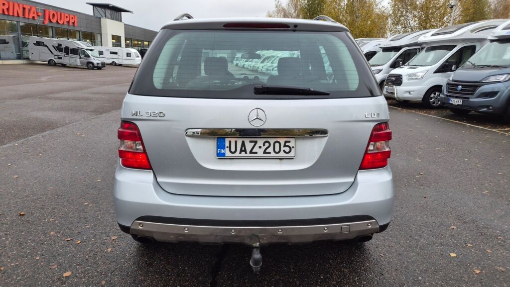 Mercedes-Benz ML 2006 Harmaa