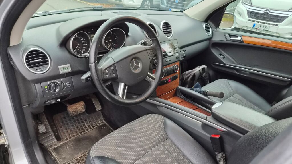 Mercedes-Benz ML 2006 Harmaa