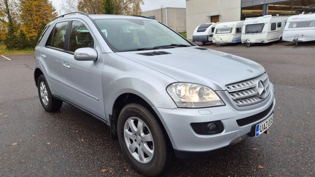 Mercedes-Benz ML 2006 Harmaa