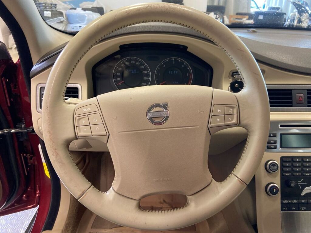 Volvo XC70 2008 Punainen