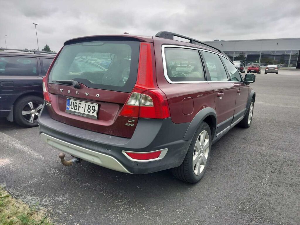 Volvo XC70 2008 Punainen