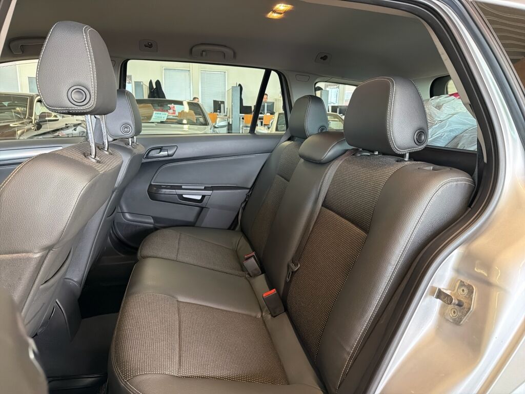 Opel Astra 2009 Hopea