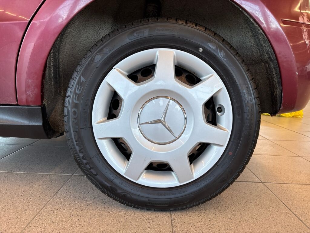 Mercedes-Benz A 2009 Punainen