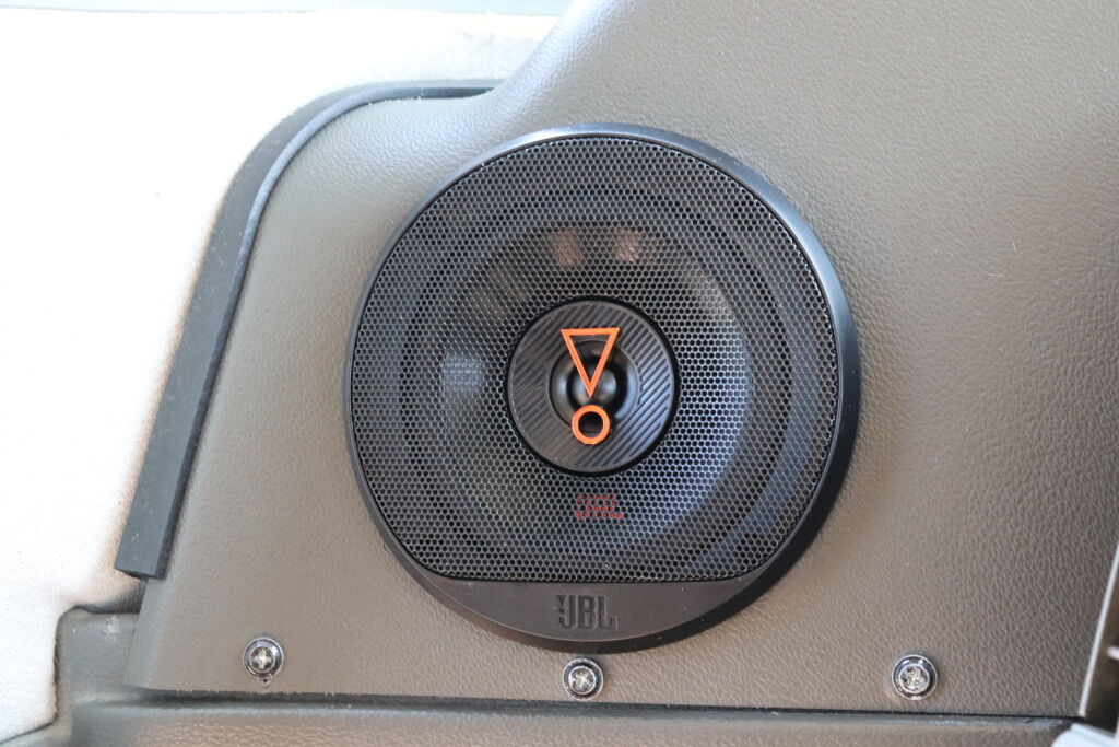 LMC Liberty Explorer I 680 G 2009 Valkoinen