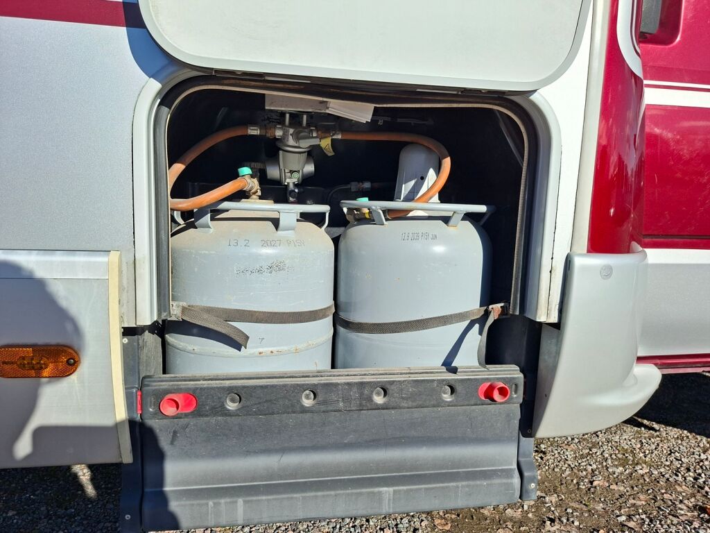 Hymer TRAMP T 652 CL 2010 Harmaa