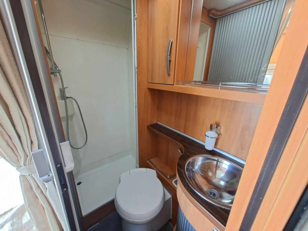 Hymer TRAMP T 652 CL 2010 Harmaa