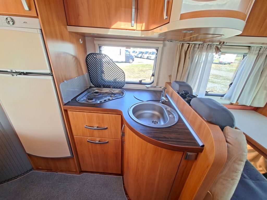 Hymer TRAMP T 652 CL 2010 Harmaa