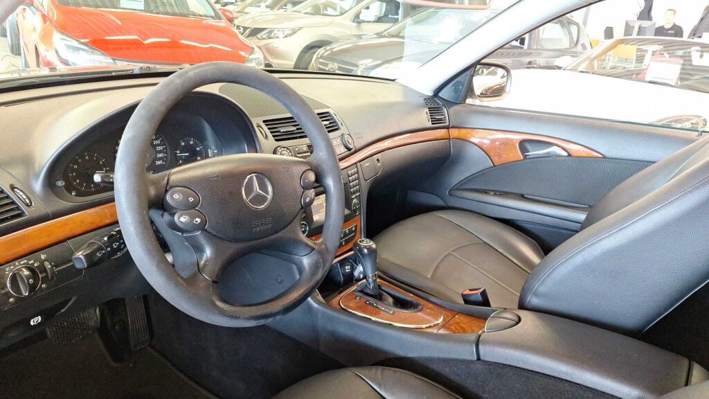 Mercedes-Benz E 2009 Harmaa