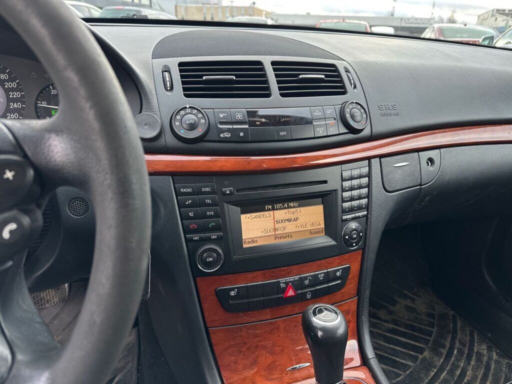 Mercedes-Benz E 2009 Harmaa