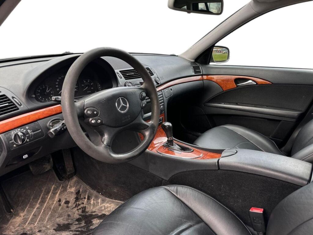 Mercedes-Benz E 2009 Harmaa