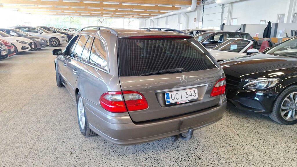 Mercedes-Benz E 2009 Harmaa