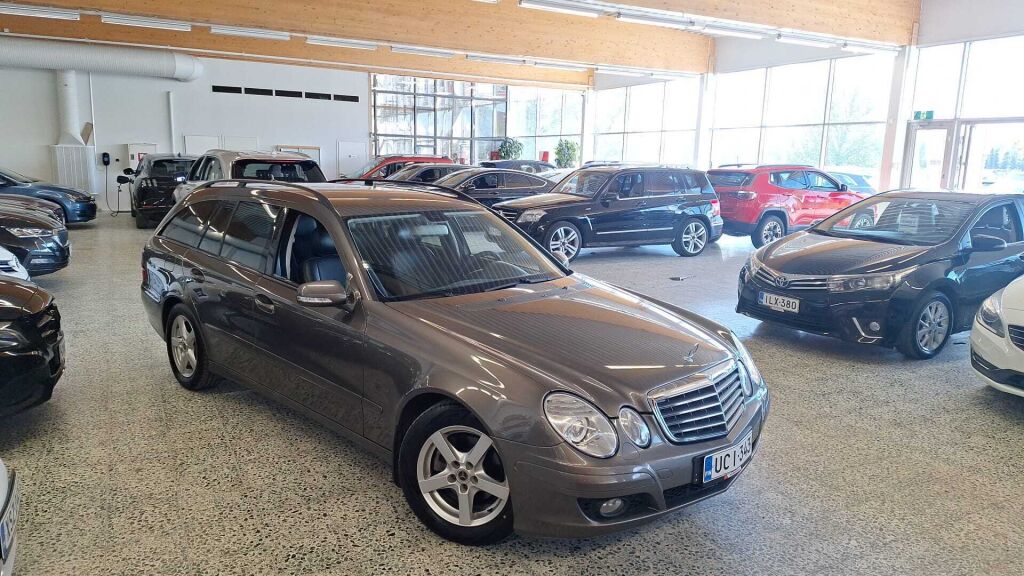 Mercedes-Benz E 2009 Harmaa