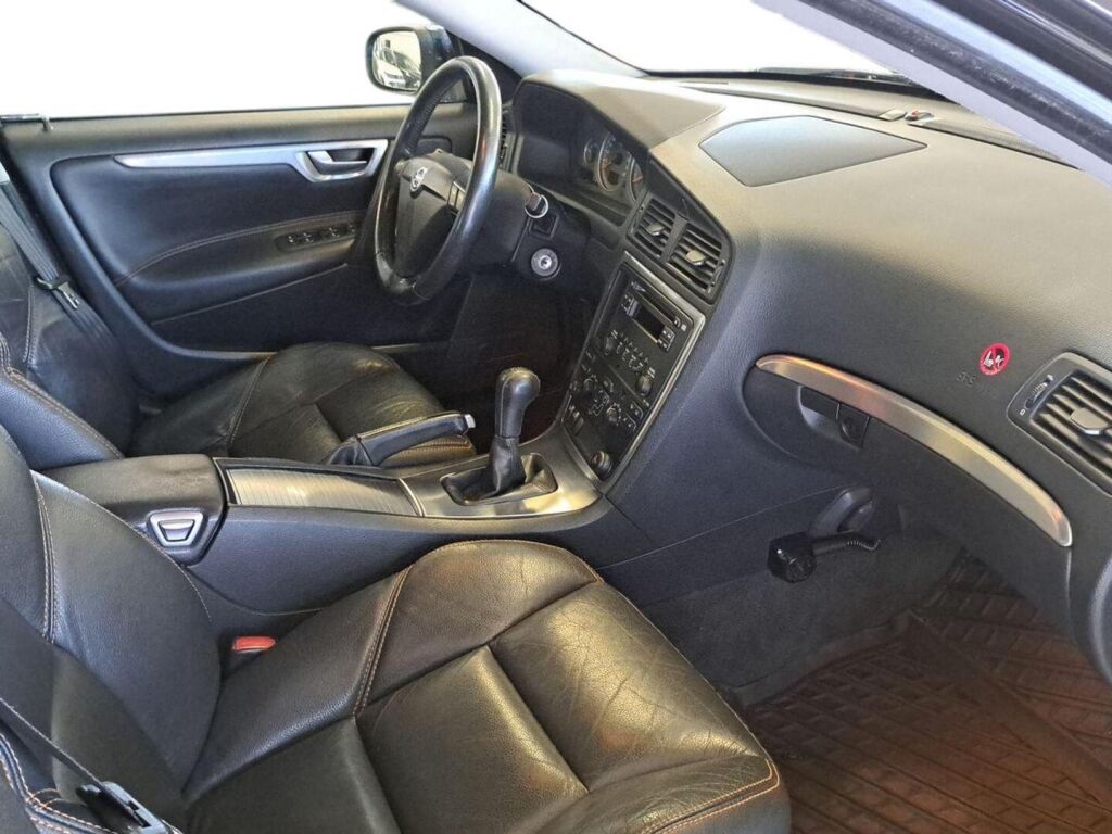 Volvo S60 2008 Musta