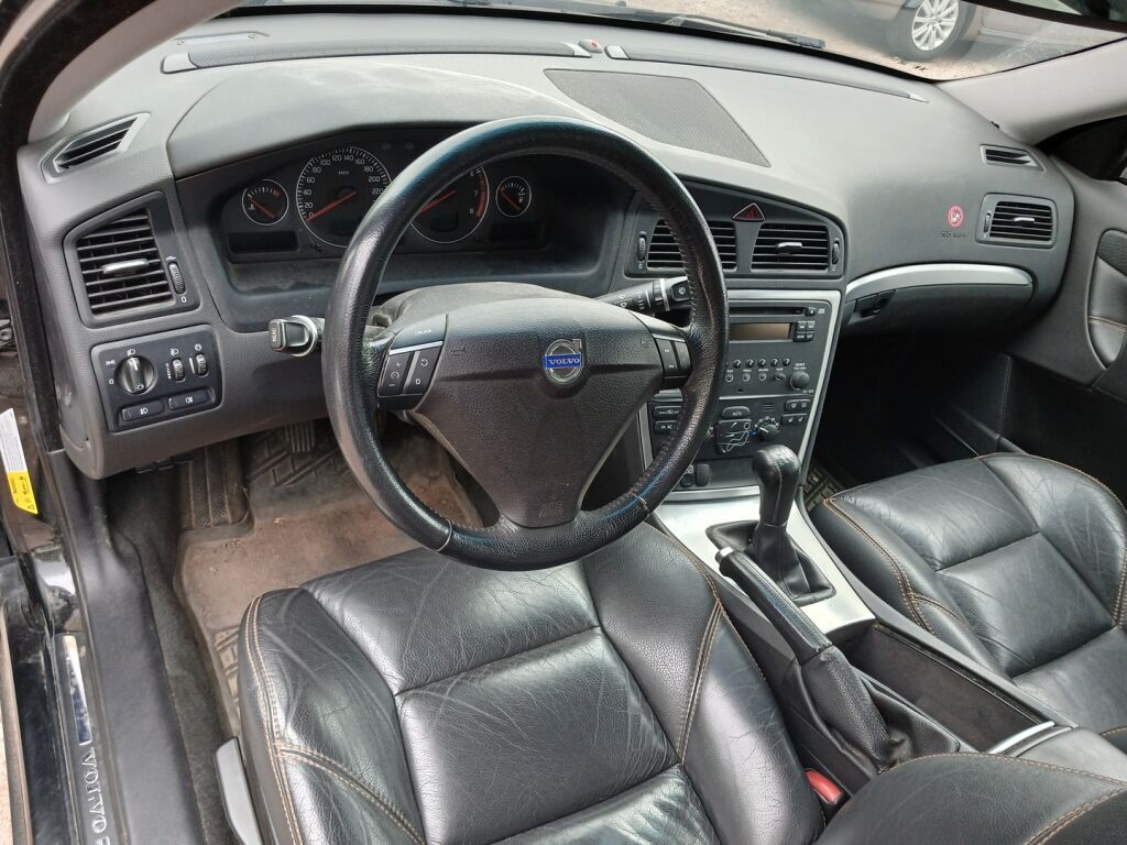 Volvo S60 2008 Musta