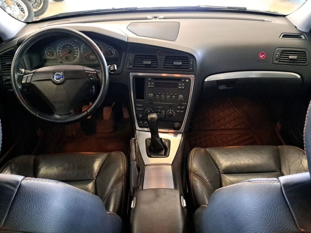 Volvo S60 2008 Musta