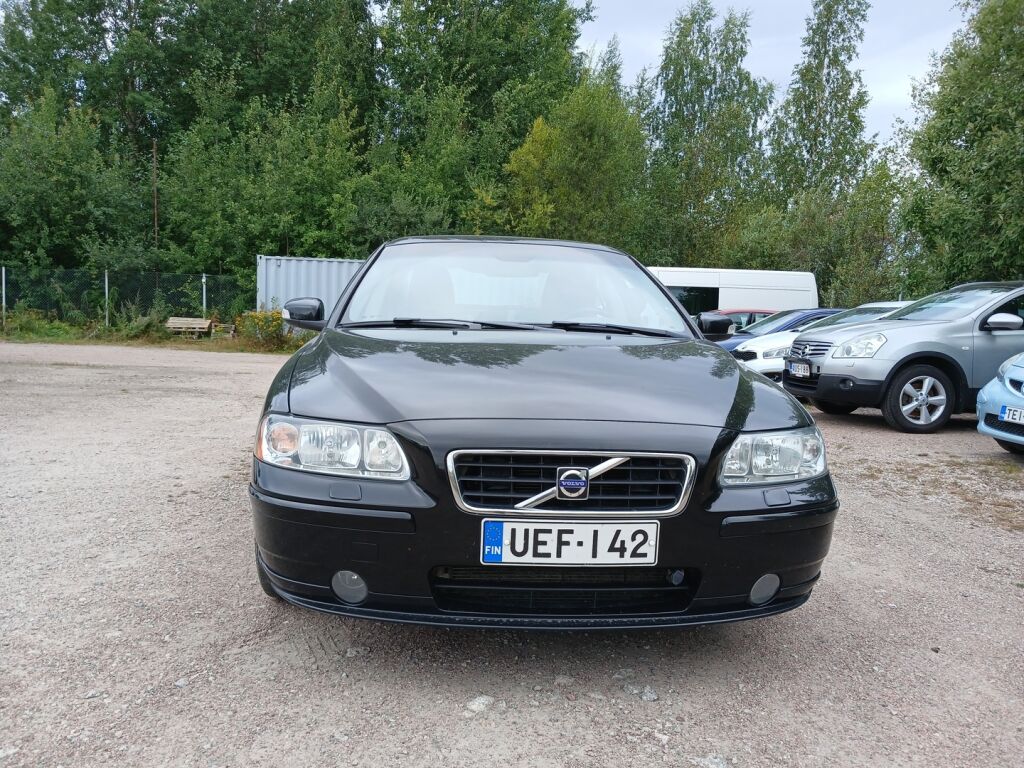 Volvo S60 2008 Musta