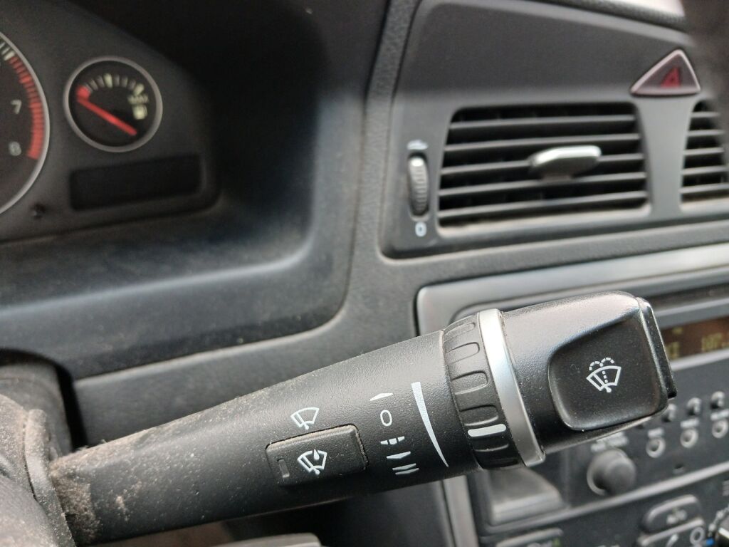 Volvo S60 2008 Musta