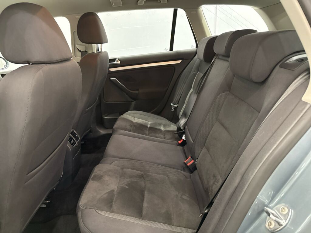 Volkswagen Golf 2010 Vihreä