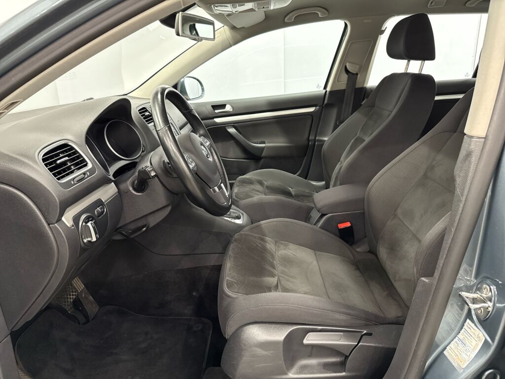 Volkswagen Golf 2010 Vihreä