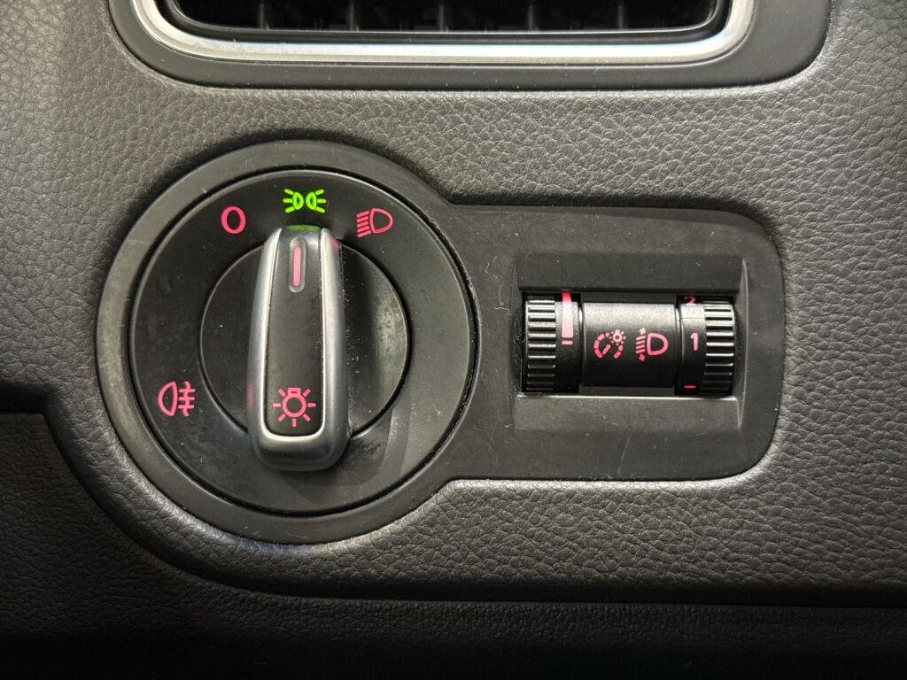 Volkswagen Polo 2010 Punainen