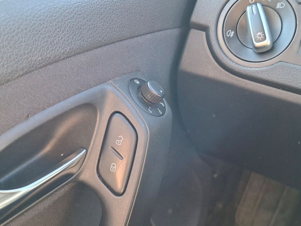 Volkswagen Polo 2010 Punainen