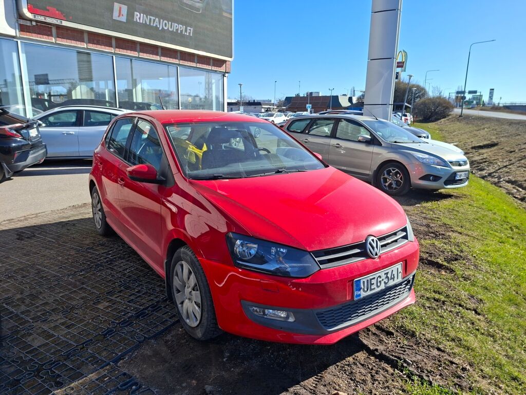 Volkswagen Polo 2010 Punainen