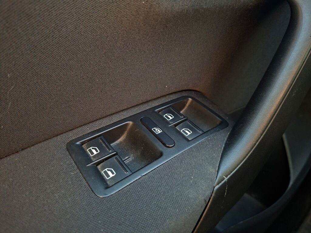 Volkswagen Polo 2010 Punainen