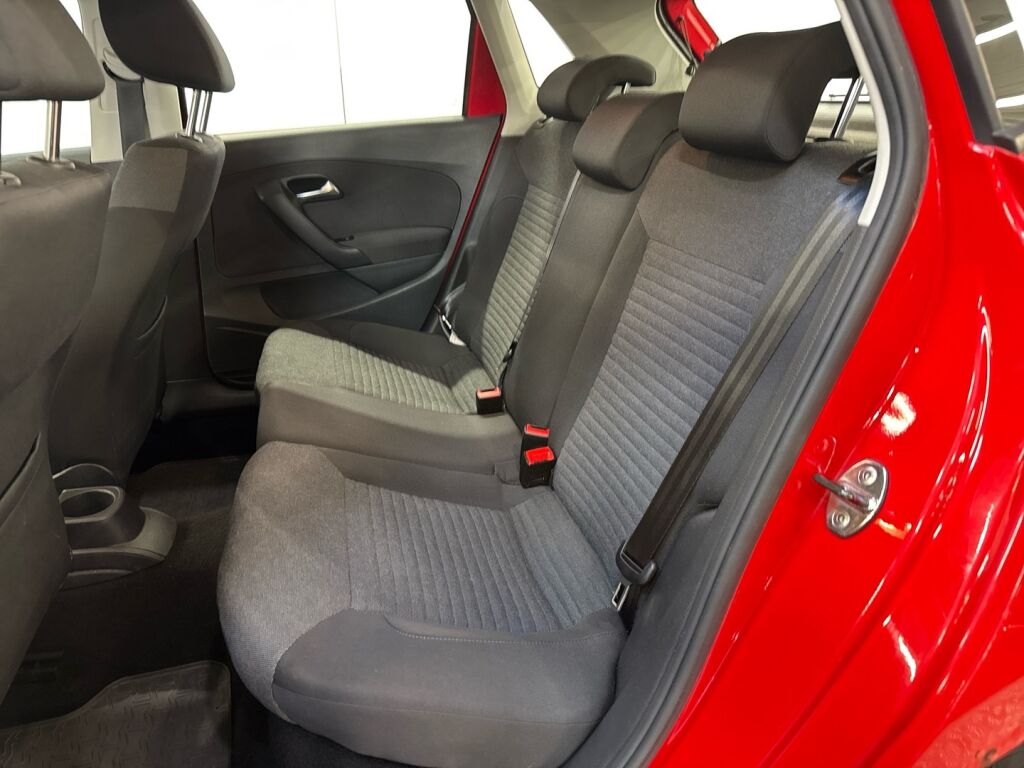 Volkswagen Polo 2010 Punainen