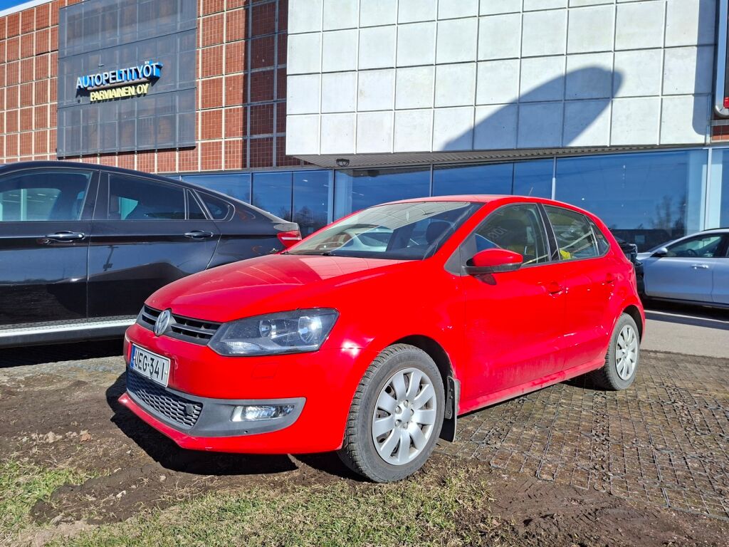 Volkswagen Polo 2010 Punainen