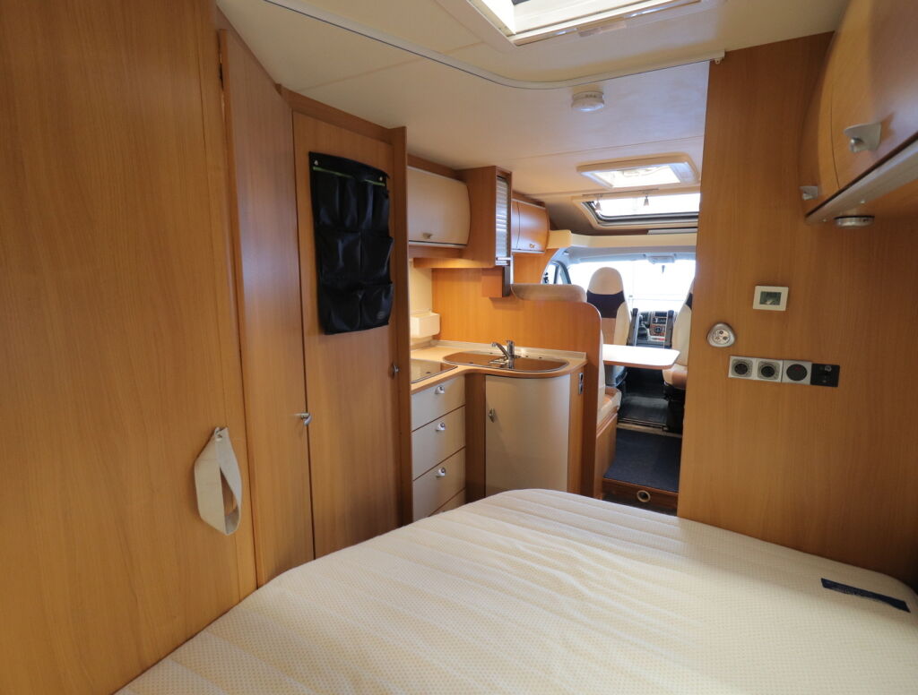 Bürstner NEXXO T 660 2010 Valkoinen