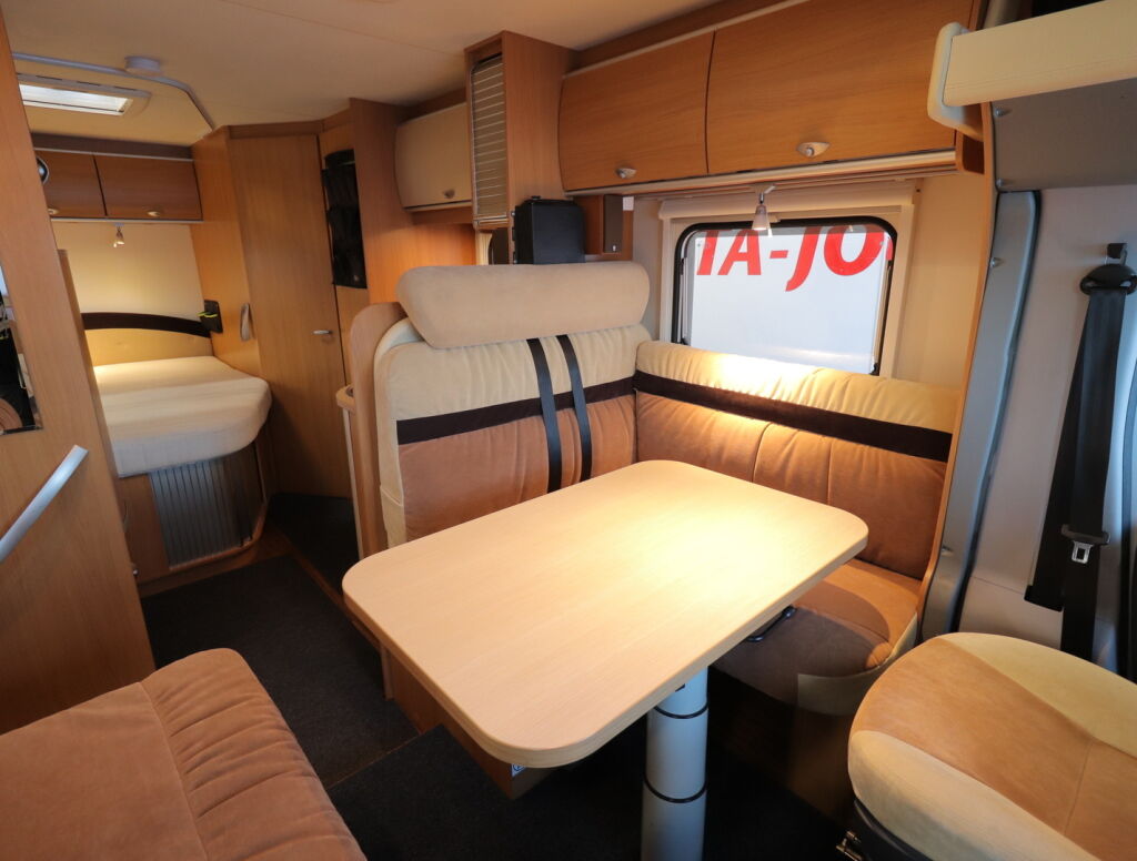 Bürstner NEXXO T 660 2010 Valkoinen