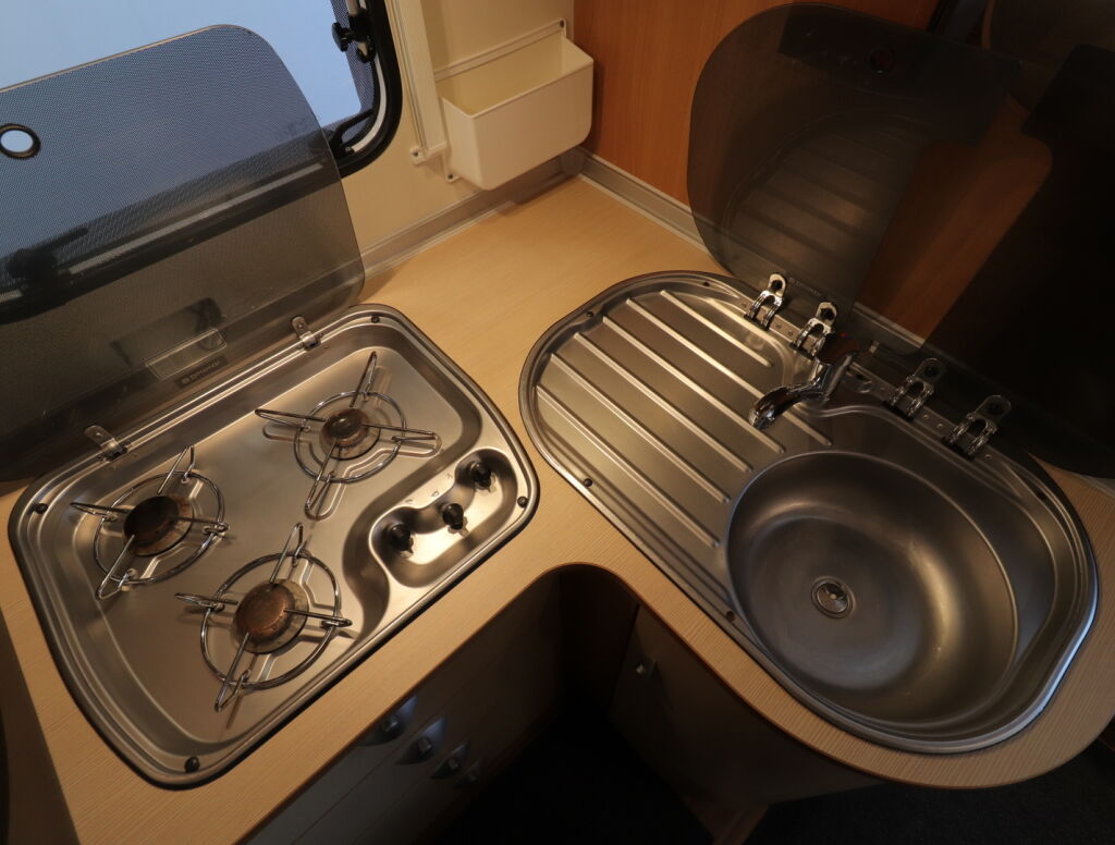 Bürstner NEXXO T 660 2010 Valkoinen