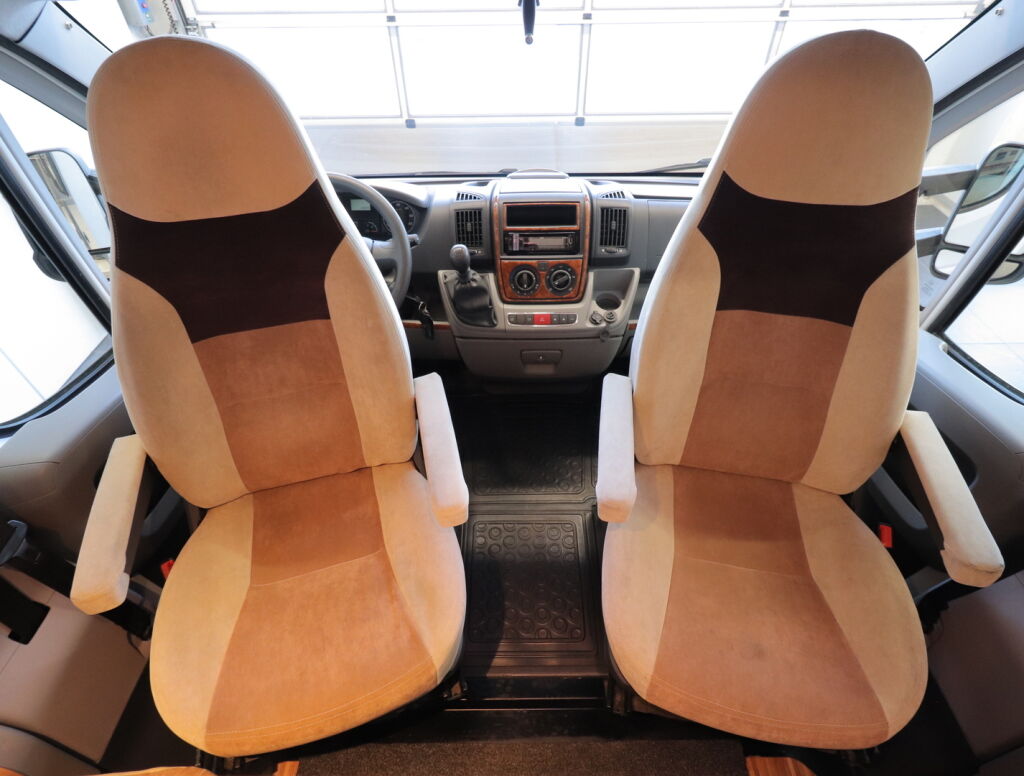 Bürstner NEXXO T 660 2010 Valkoinen