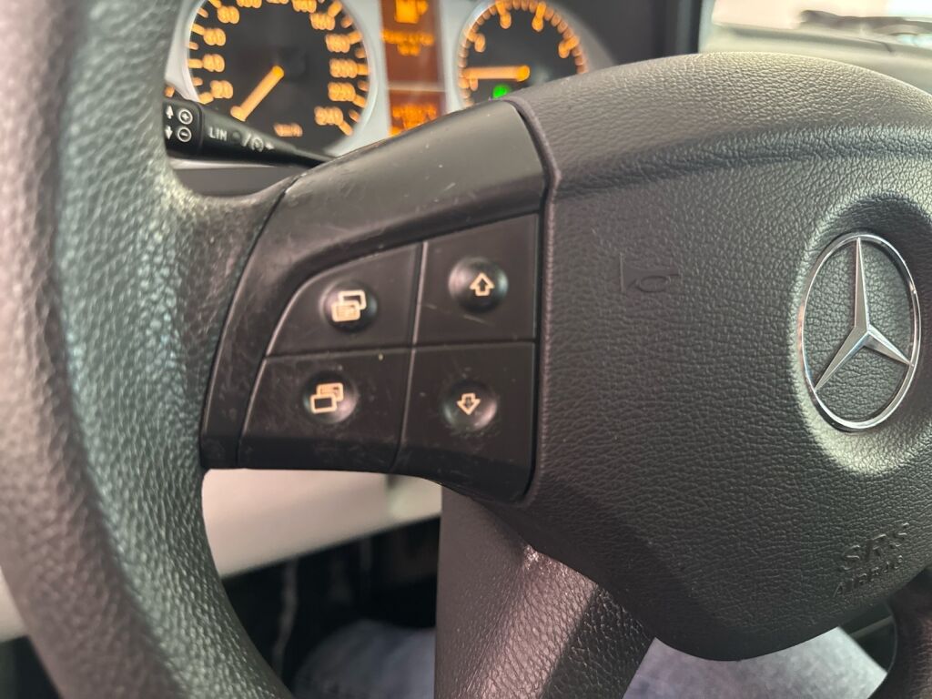 Mercedes-Benz B 2009 Harmaa