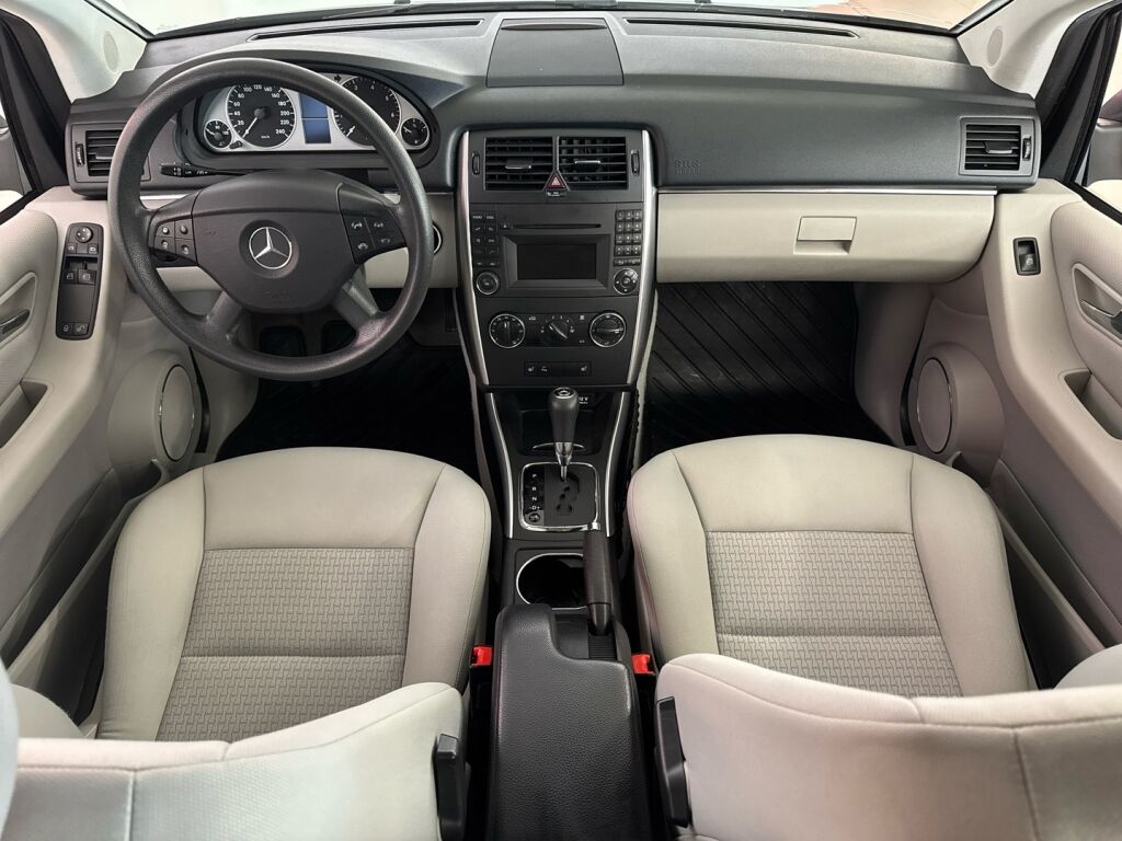 Mercedes-Benz B 2009 Harmaa