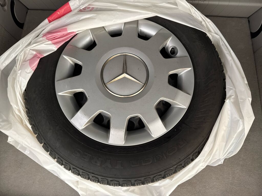 Mercedes-Benz B 2009 Harmaa