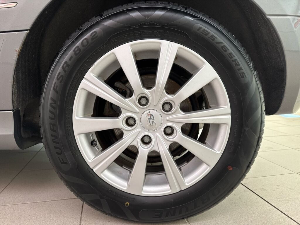 Mercedes-Benz B 2009 Harmaa