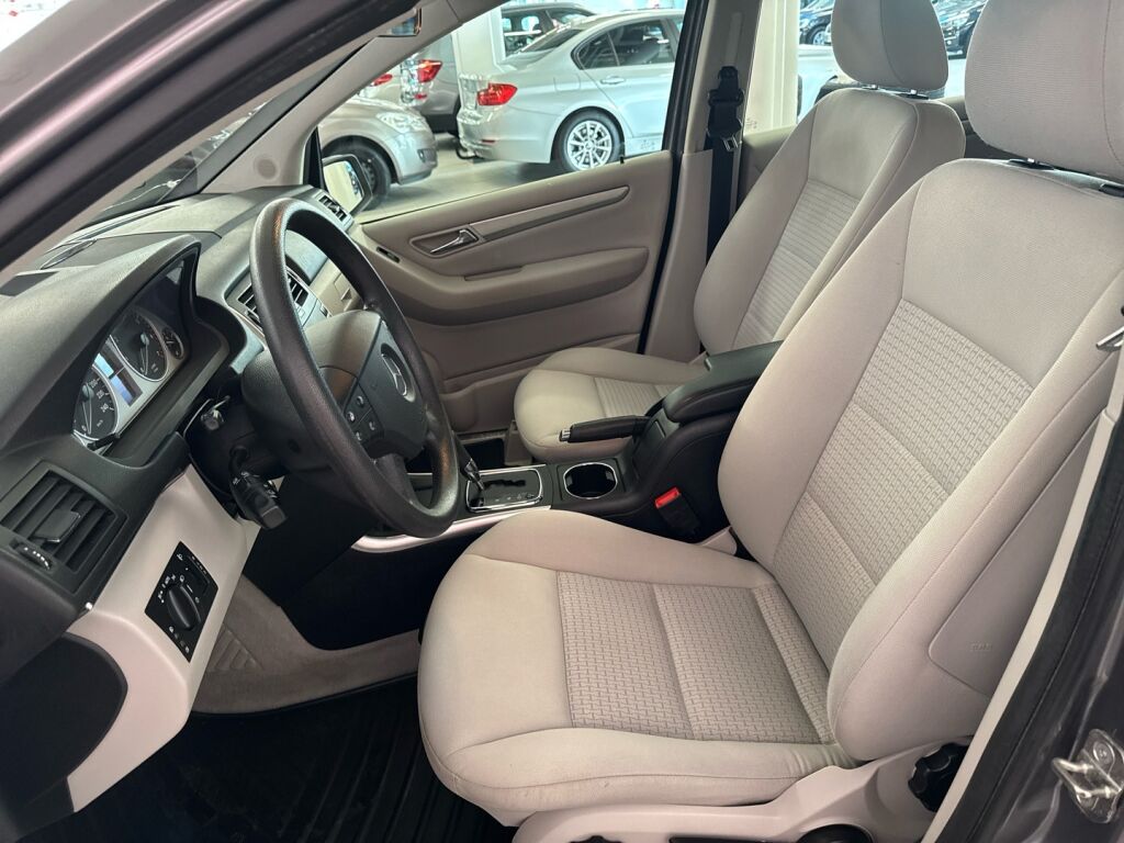 Mercedes-Benz B 2009 Harmaa